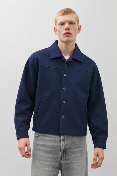 DAMGA JEANS جاكيت قصير كاجوال للرجال، بتصميم يشبه الصوف، مع جيوب وأزرار.