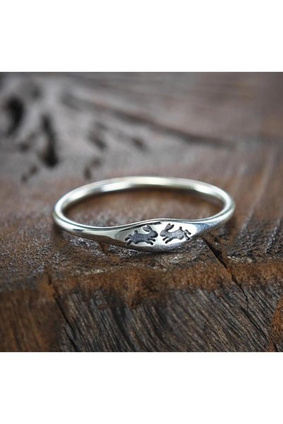 Nur store Çanta Custom-Designed Silver-Toned Minimalist Ring BEZOSS