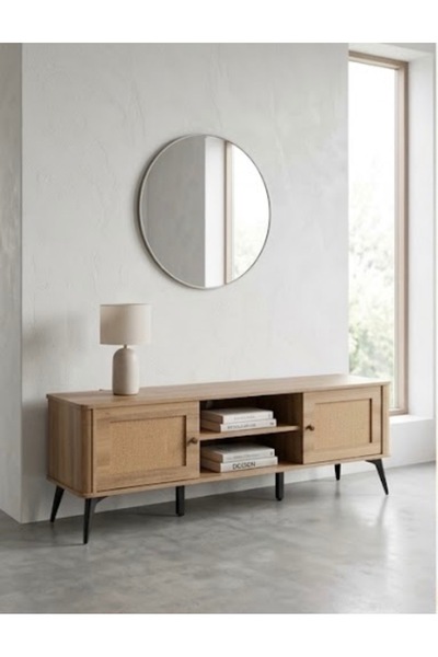 IN HOME STORE طاولة تلفزيون خشبية عصرية بتصميم أنيق وأرجل معدنية