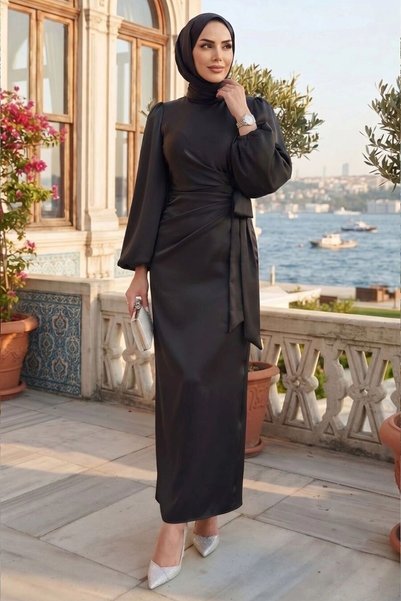 Neva Style Ντραπέ Μαύρο Σατέν Φόρεμα Τεσεττούρ 63012S