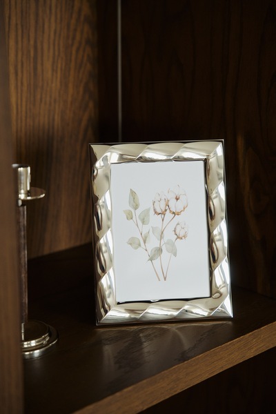 Dekorzdükkan Alessa Silver Burgu Desenli Metal Fotoğraf Çerçevesi