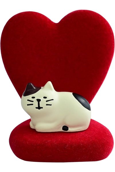 Generic Mini Cat Figurine with Small Sofa, Resin Cats Desk Decor for Home and...