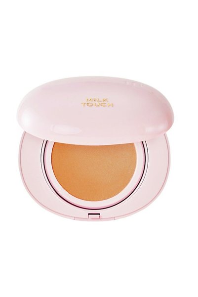 MILKTOUCH ALL DAY SKIN FIT Fond de ten tip cushion cu strălucire lăptoasă 30N...