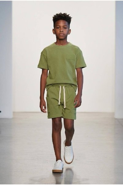 Mireya Kids Boys' Green-Pocketed Solid-Color Shorts Set