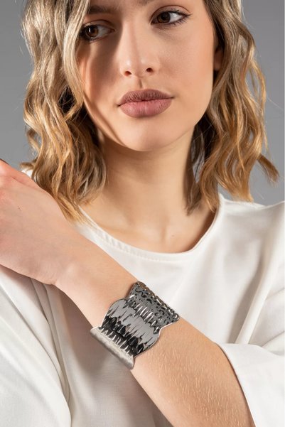 Marilyn Boutique Χειροπέδα Ανάγλυφη Φαρδιά