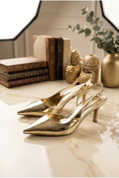 Suuet Rocio Name: Heeled Shoes with Stiletto Heels, Side Straps, and Buckles ...