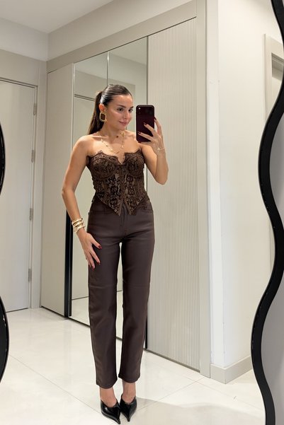 Gizem Ecemiş Laser Kahve Düz Paça Mumlu Pantolon