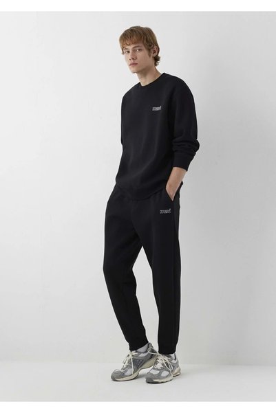 Mavi M0024816 Pantaloni de trening pentru bărbați cu logo imprimat NEGRU