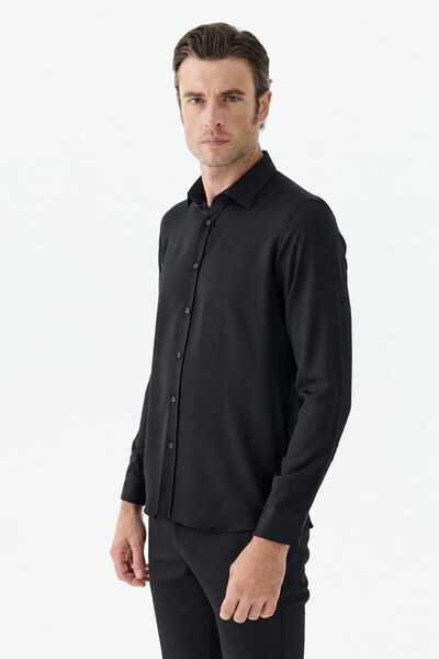 Jakamen Black Patterned Classic Collar Comfort Fit Shirt