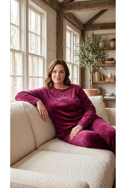 Temporium Women's Burgundy Plus Size Printed Long Sleeve French Velvet Pajama...