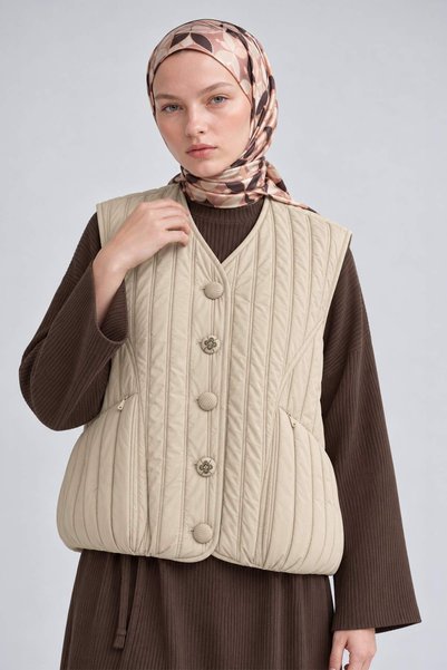 Levidor Quilted Short Vest with Pockets, Beige