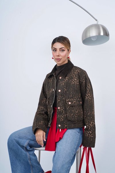 FEMMESTUDIO Kadın Kahverengi Leopar Desenli Kadife Yaka Ceket