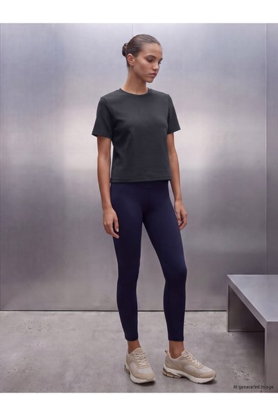LC Waikiki Γυναικεία αθλητικά μπλουζάκια Soft Touch από το Shining Store