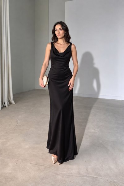 Nika Fashion فستان من الساتان مع فتحة رقبة منسدلة