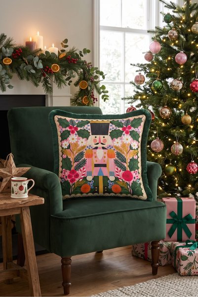 Evimde Bambaşka Pink Tin Soldier New Year's Patterned Tasseled Cushion Cover ...