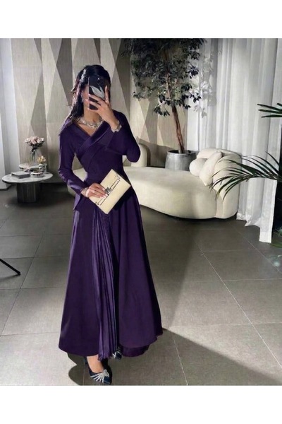 Princess sa فستان راقٍ بتصميم عصري يجمع بين الأناقة والاحتشام