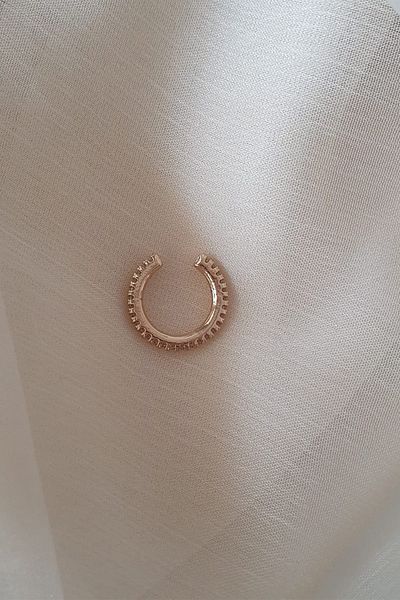 BUNNY Single Row Stone Embroidery Compressed Cartilage Earrings