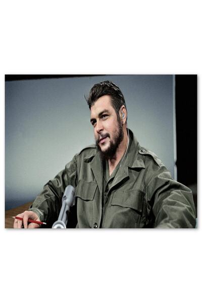 Cakatablo Ahşap Tablo Che Guevara Yeşil Parkasıyla Radyo Konuğu (35x50 Cm Boyut)