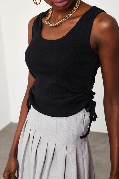 XHAN Women's Black Side Gathered Undershirt 1KZK2-11571-02