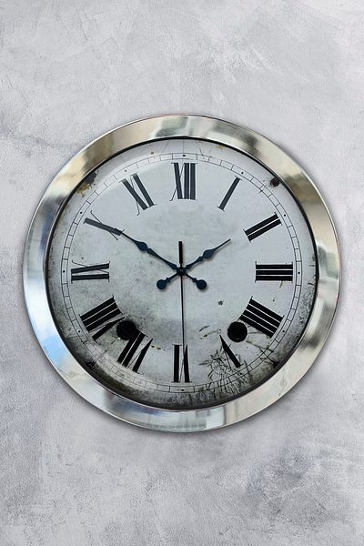 Kasva Concept Gift 36 cm Chrome Metal Roman Wall Clock
