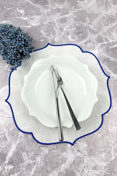 WEARE2 Синя бродирана подложка за хранене