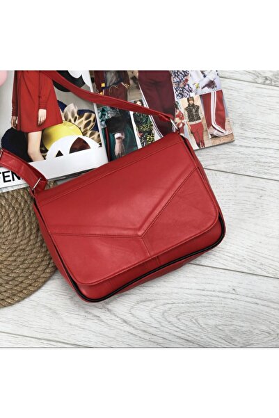 Deribag حقيبة كروس من الجلد الطبيعي متوسطة الحجم. 25*21*7 سم