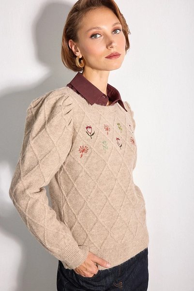 Gusto Dreamer Collection Embroidery Detailed Hair Braided Balloon Sleeve Knit...