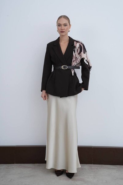 Miss Beyoğlu Women's Premium Double-Pleated Fitted Jacket with a Scarf and Belt