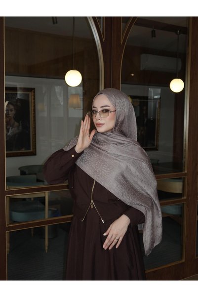 JAWEL Giraffe-Patterned Jacquard Shawl