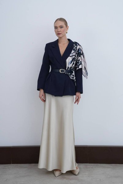 Miss Beyoğlu Women's Premium Double-Pleated Fitted Jacket with a Scarf and Belt