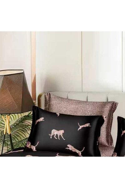 OEM Duvet Cover Set set with pink-beige cheetahs on black and leopard spots, ...