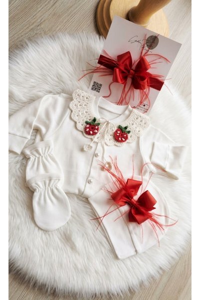 çiğdem kaya design Custom-designed Strawberry-Collar Newborn Hospital Outfit