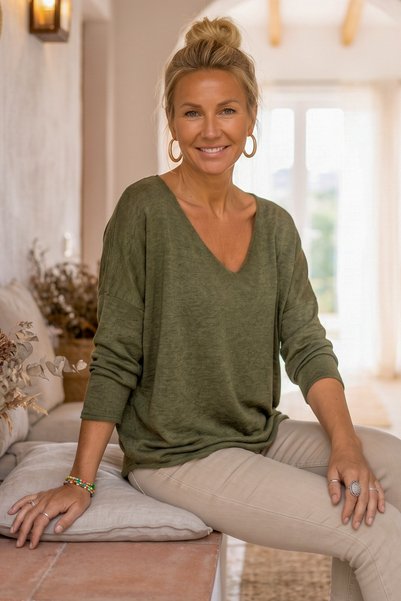 Chiccy Italian Khaki V-Neck Long-Sleeve Soft-Textured Angora Knit Blouse 70 60