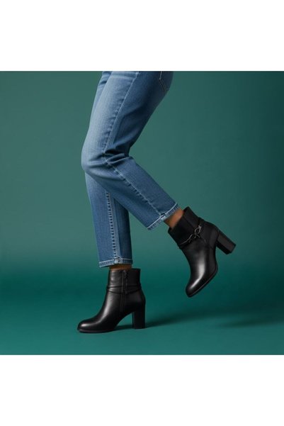 NE&VE SHOES Cizme pentru femei din piele neagră, accesorizată și cu talpă ela...