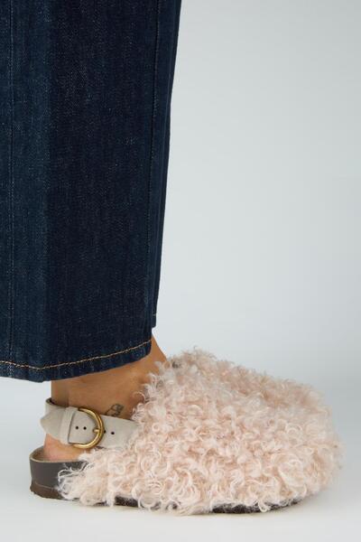 Manijero Abril Women's Curly Teddy Beige Sandals