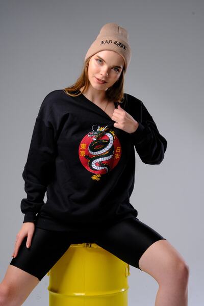 LAPS سويت شيرت فيكتوري أسود كبير الحجم للسيدات