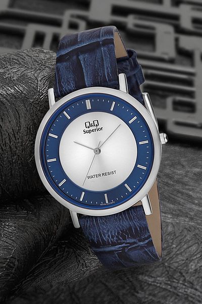 Q&Q Women's Navy Blue Wristwatch 3G1964