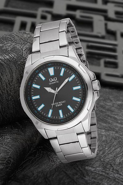 Q&Q Women's Silver Color Wristwatch 3G2071