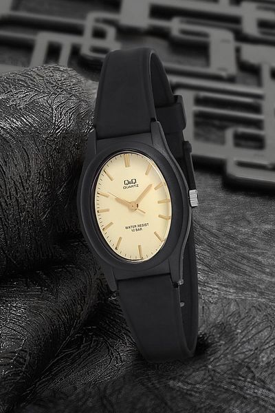 Q&Q Women's Black Wristwatch 3g3329