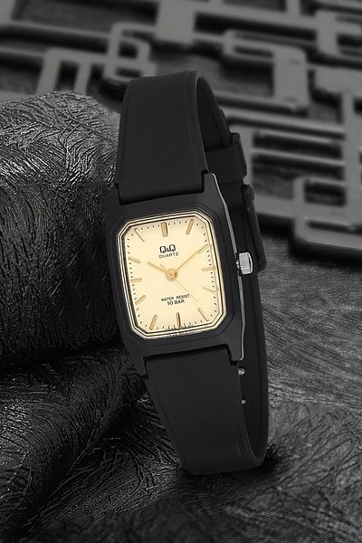 Q&Q Women's Black Wristwatch 3g3331