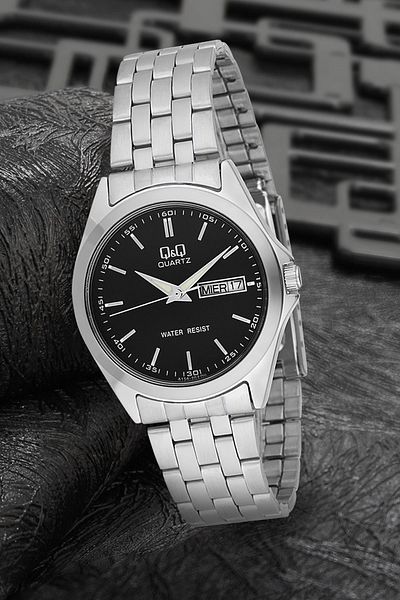 Q&Q Women's Black Metal Cord Wristwatch 3F133