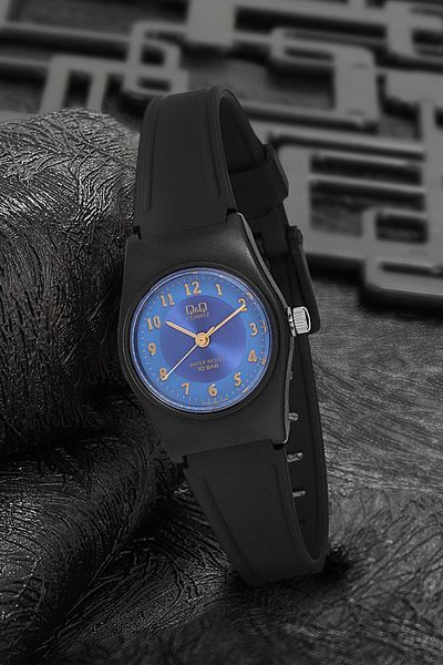 Q&Q Women's Black Wristwatch 3g3339