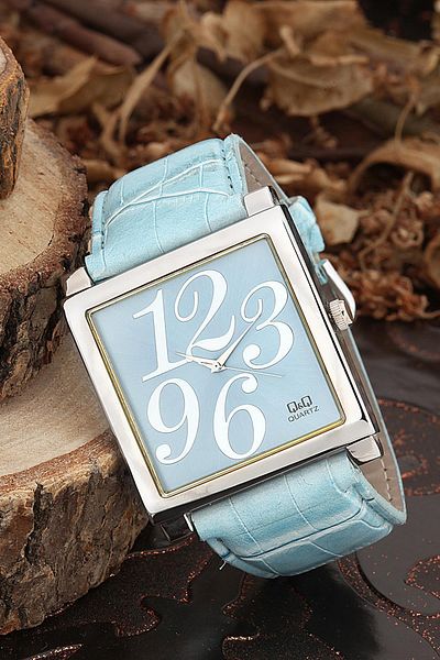 Q&Q Women's Wristwatch 3A1703