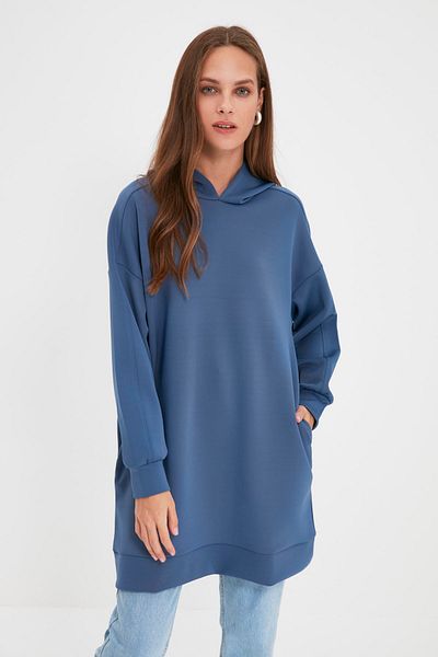Trendyol Modest Marineblaues, übergroßes Scuba-Sweatshirt – mit Kapuze und Tasche TCTAW22TW0151