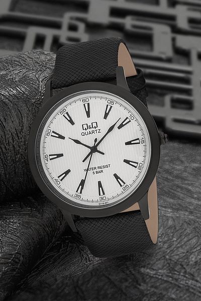 Q&Q Men's Black Wristwatch 3G1875