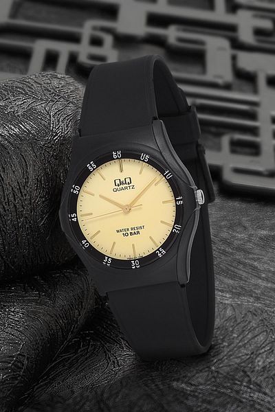 Q&Q Women's Black Wristwatch 3g3300