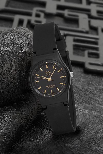 Q&Q Women's Black Wristwatch 3g3322