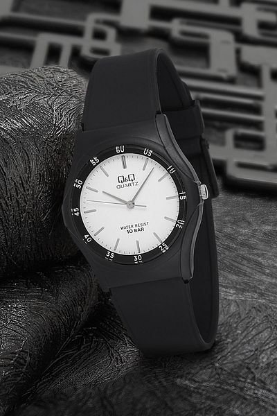 Q&Q Unisex Black Wristwatch 3g3299
