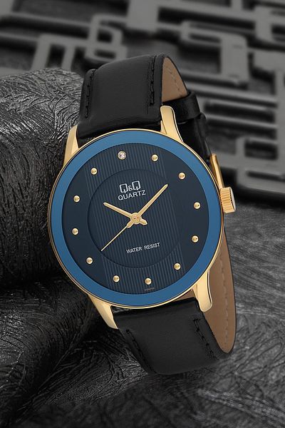 Q&Q Women's Black Wristwatch 3G2157