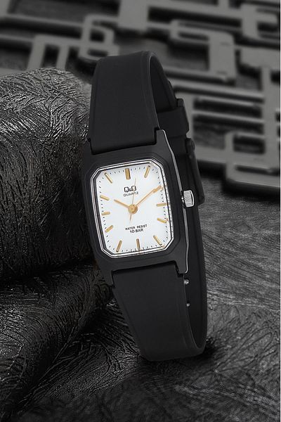 Q&Q Women's Black Wristwatch 3g3333